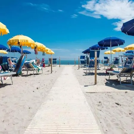 Cozy In With A Garden Holiday home Rosolina Mare